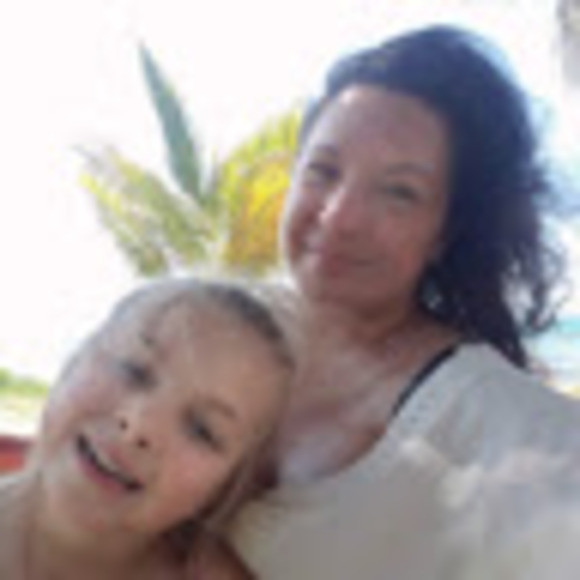 Meet your Posher, Andrea - Picture 1 of 1